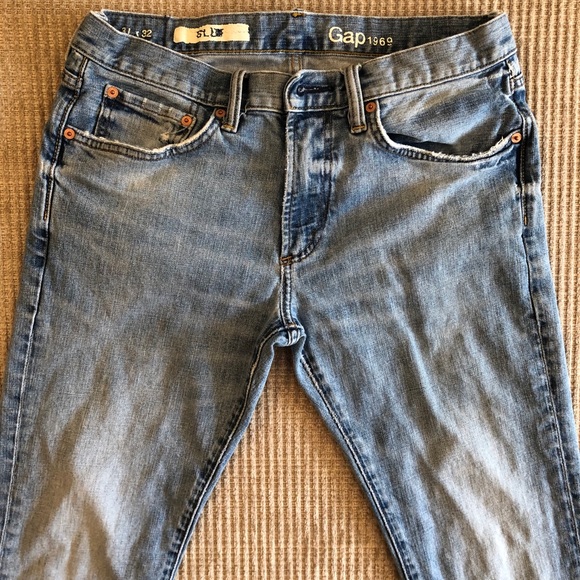 Gap Light Wash Slim Fit Jeans - Picture 2 of 5